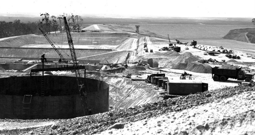 The Miramar Reservoir dam under construction in 1960. The reservoir marks its 60th anniversary i 2020. Photo: Jeff Pasek, City of San Diego