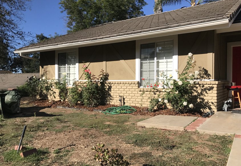 Lauren Grey's landscaping before its winning makeover. Photo: Vista Irrigation District Vista 2021 Contest