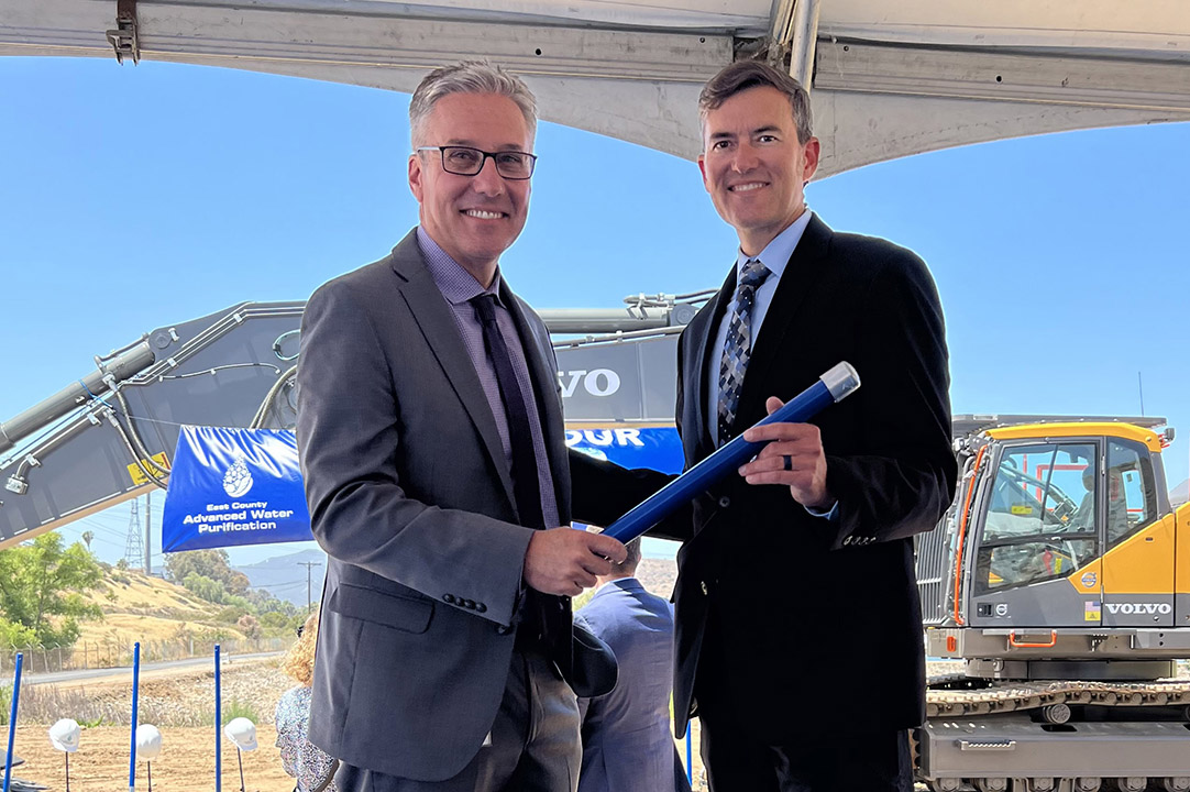 Center for Water Studies alumni include Padre Dam Municipal Water District General Manager Kyle Swanson, seen here with his predecessor Don Carlisle. Photo: San Diego County Water Authority Open House