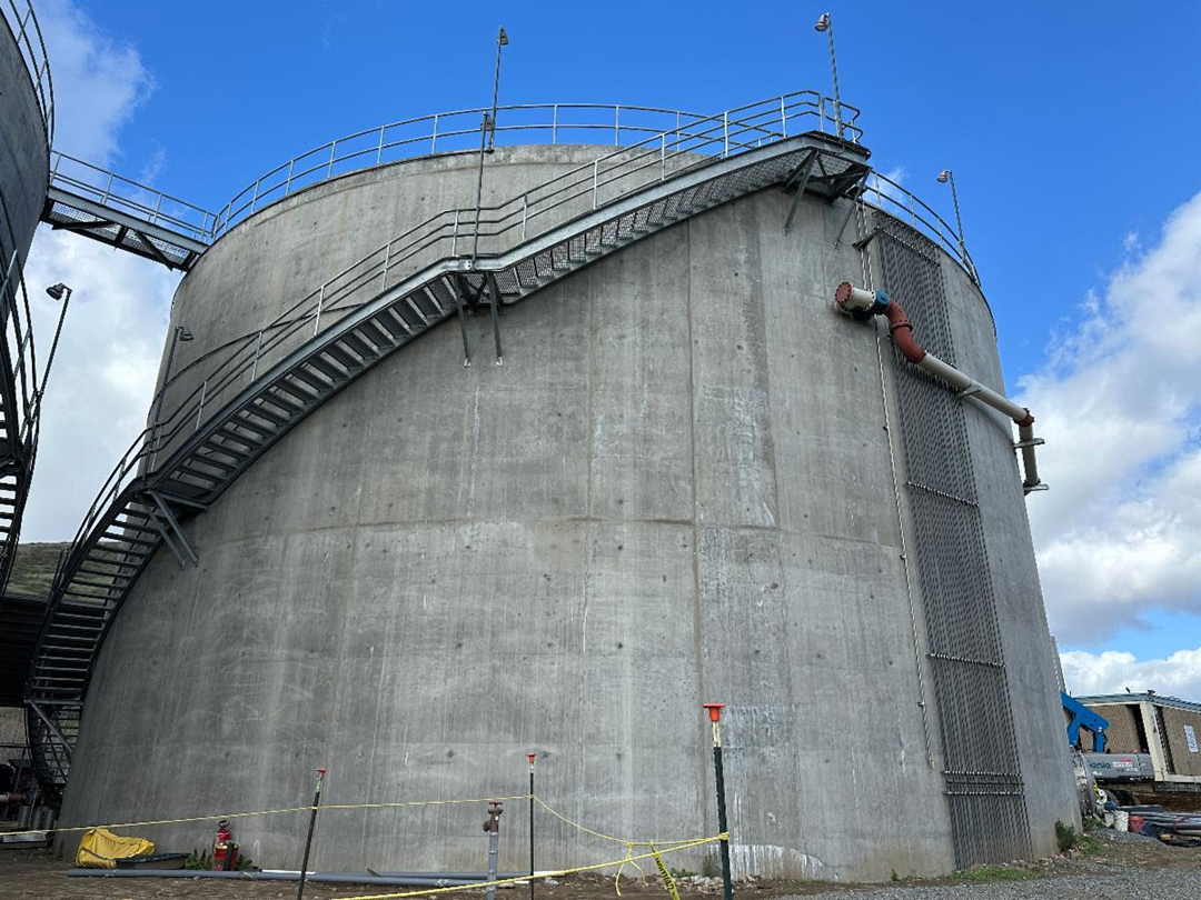Each digester can store up to 1.4 million gallons, and stands 46 feet high and measures 75 feet in diameter. Photo: East County AWP