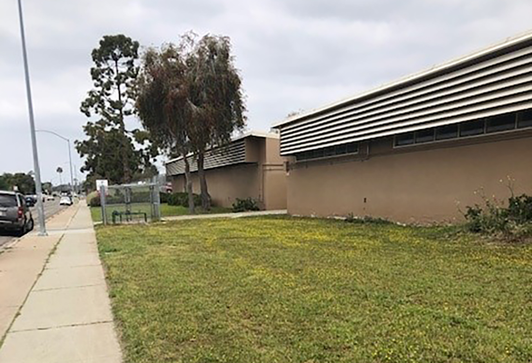 Whittier School landscaping before its makeover. Photo: Courtesy Whittier School landscape project